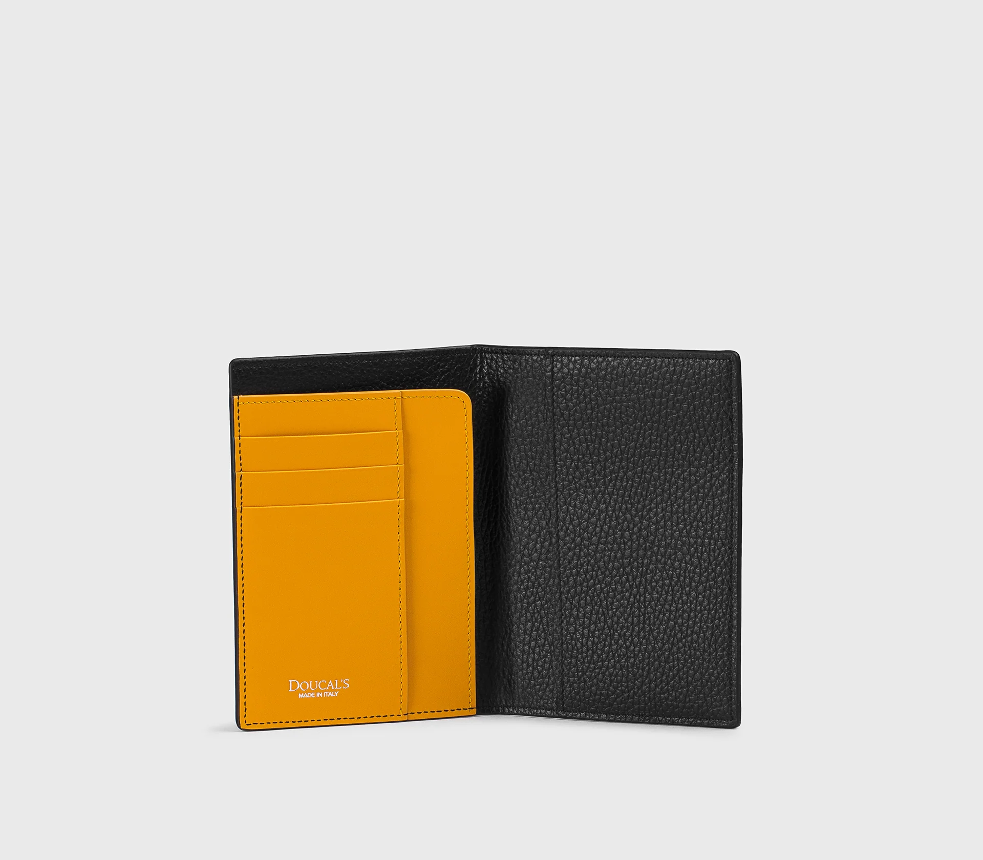 Porta passaporto in pelle bottalata nero - Image 2