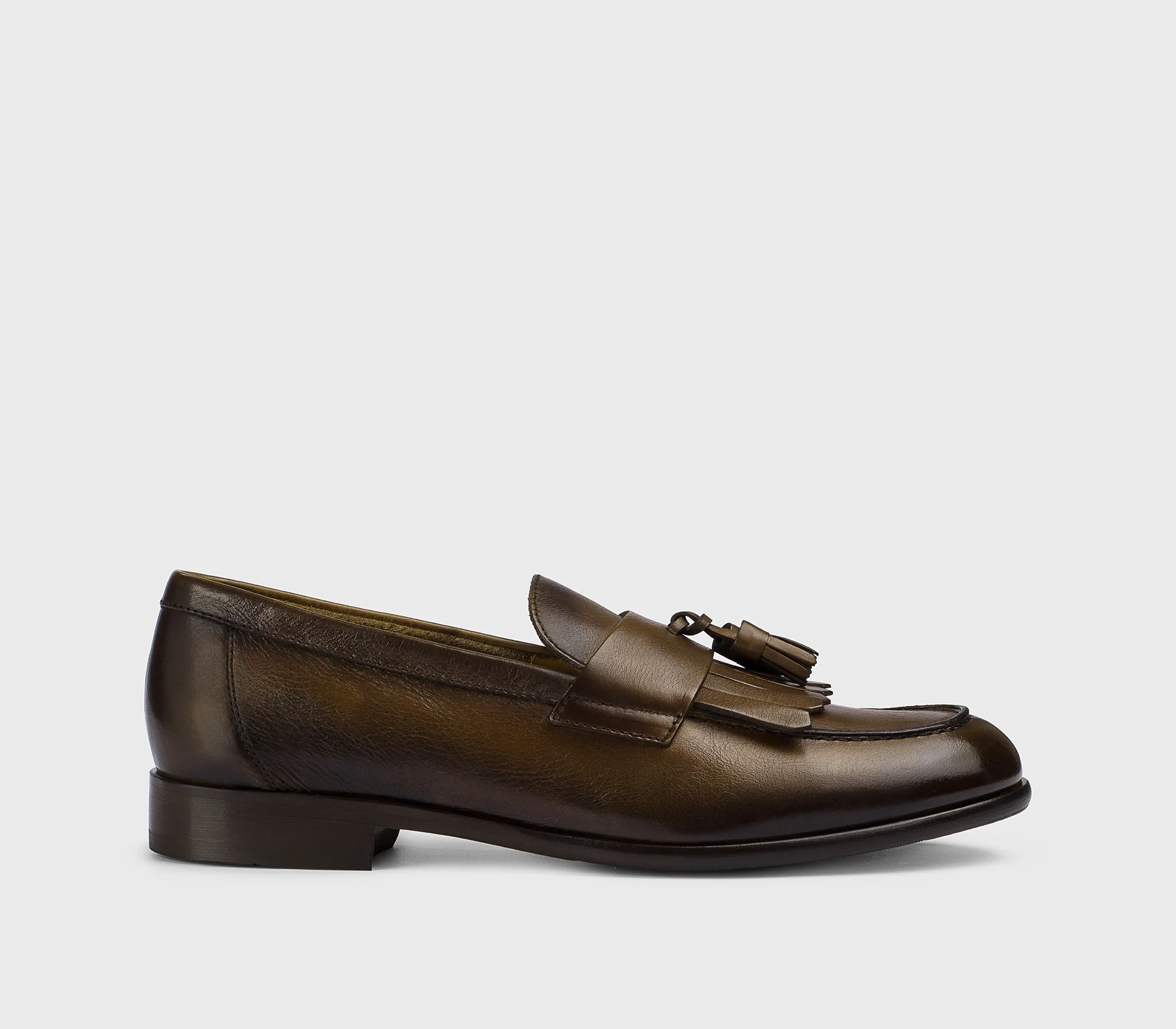 DU3399STRAUY188MM04 - Mocassino con nappine e frangia in pelle marrone