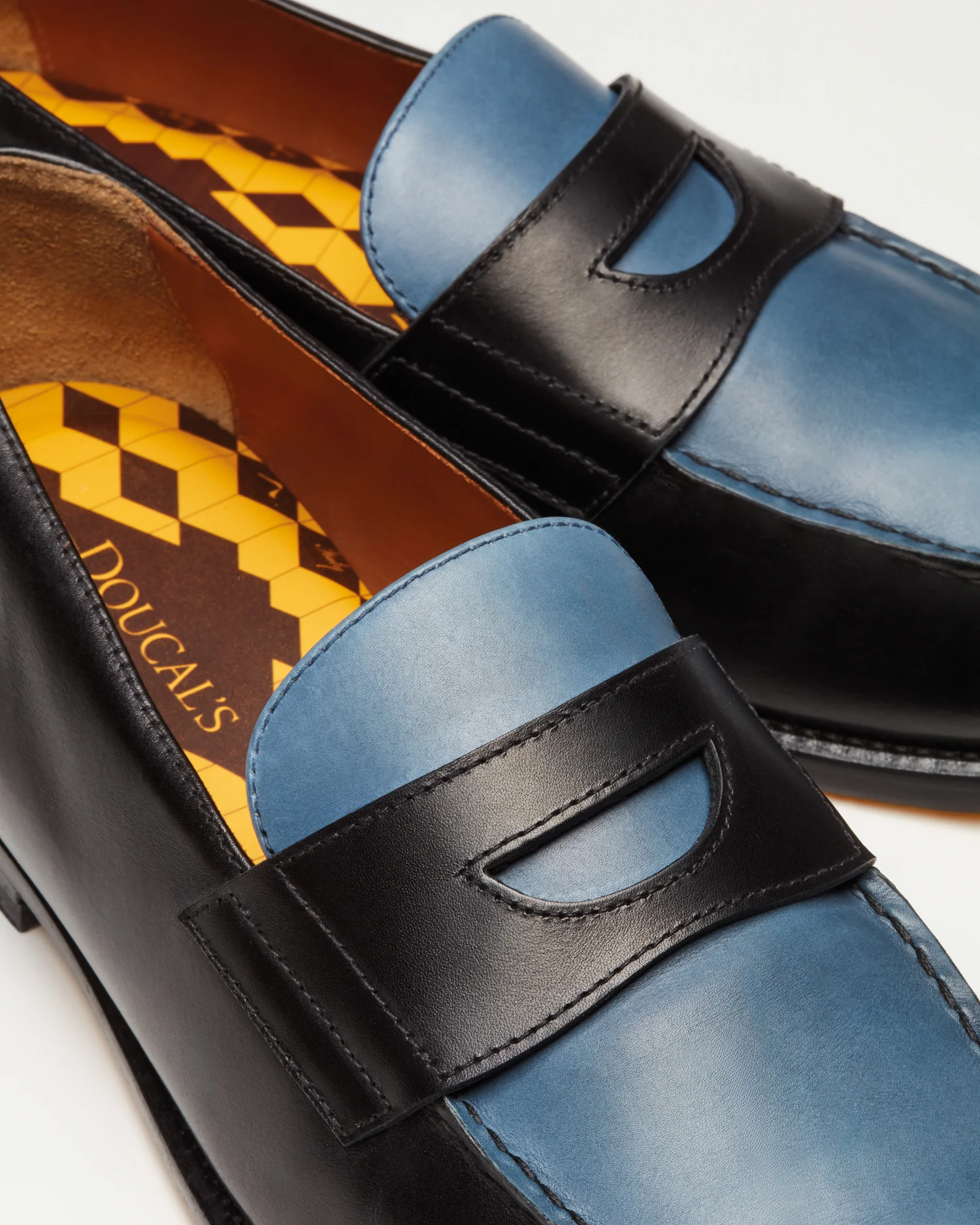 DU3260MARIPF326NN02 - Mocassino "Mario 50" in pelle bicolore nero e azzurro - Image 5