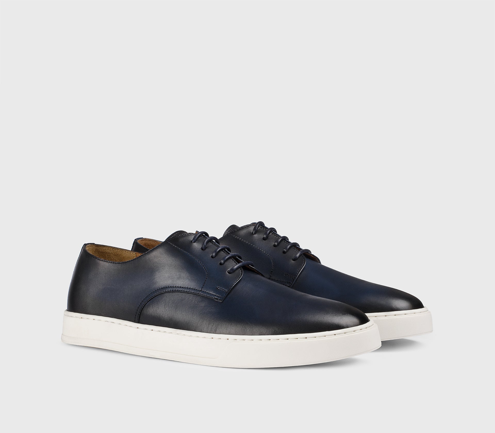 DU3549STEVUY159EB28 - Stringata in pelle blu "indigo" - Image 3