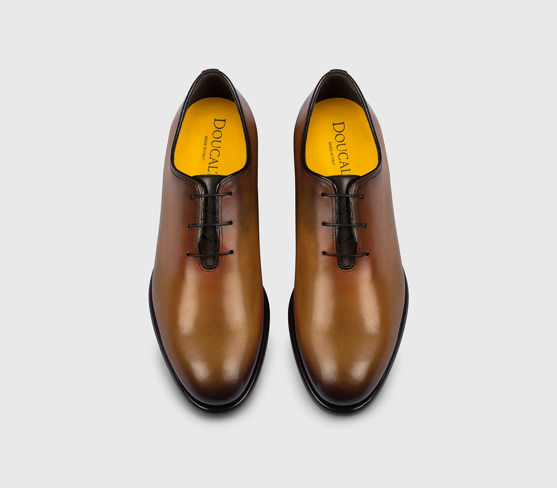 DU3538FREDUF159TC22 - Stringata in pelle caramel - Image 2